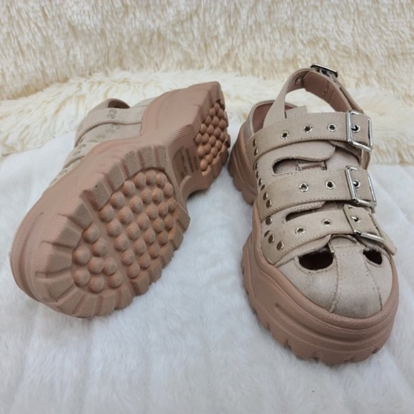 Cape Robbin Nude 3 Buckle 1" Platform Sandals - Picture 8 of 8